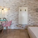 Plaza 3* Pláka