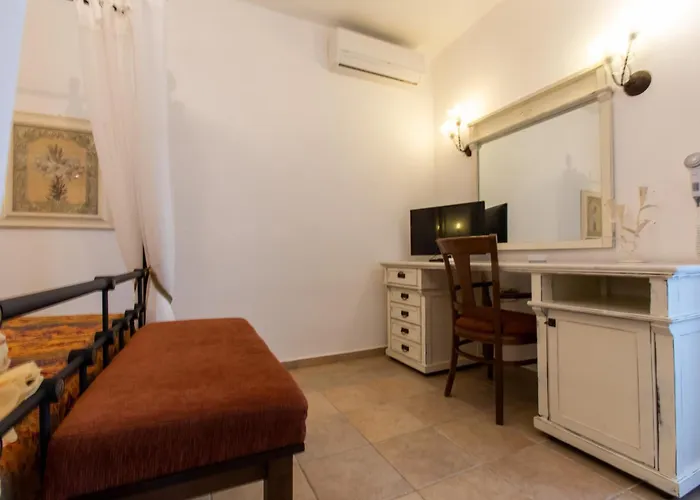 فندق Plaza Pláka