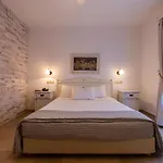 Plaza 3* Плака
